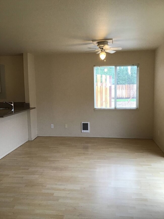 Building Photo - 7292 SE Thiessen Rd