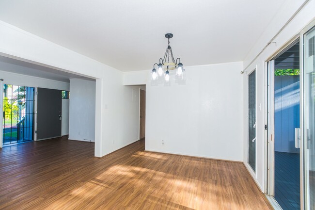 Building Photo - 98-858 Iho Place Unit #B
