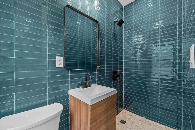 Building Photo - 371 Grant Ave