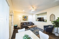 Building Photo - 105 Ash St