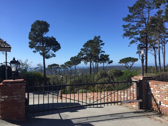 Building Photo - 1563 Sonado Rd
