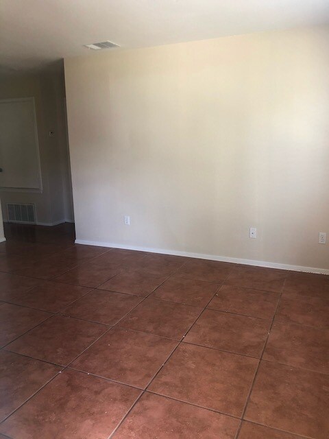 Building Photo - 239 Craddock Ave
