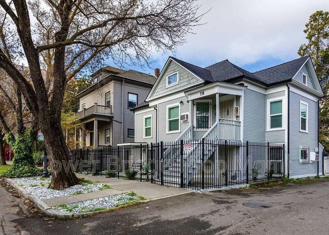 Building Photo - 716 14th St