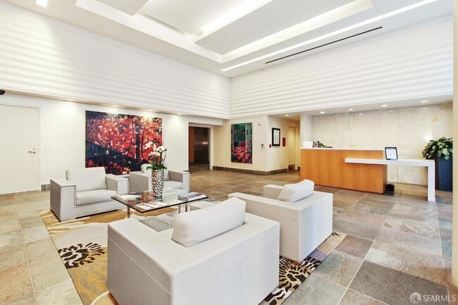 Building Photo - 301 Main St