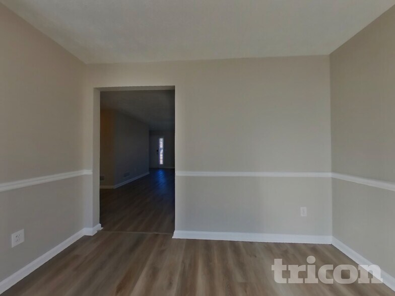 Building Photo - 2492 Feathertree Ln