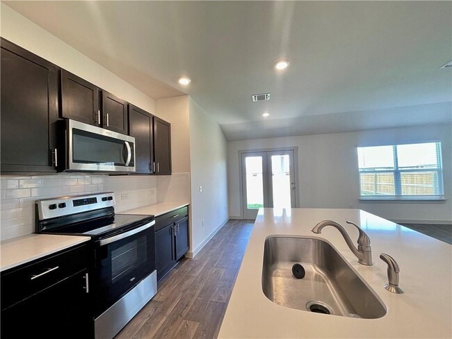 Building Photo - 110 Krause Spgs Dr