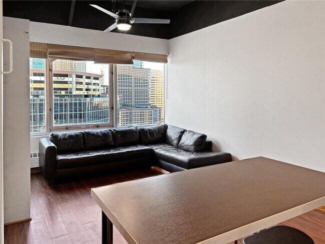 Building Photo - 431 S 7th St