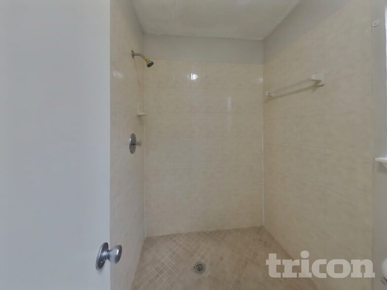 Building Photo - 1487 Rose Hill Dr E