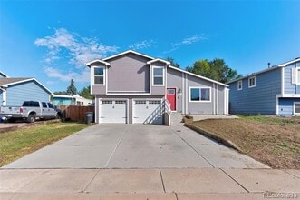 Building Photo - 943 Rancher Dr