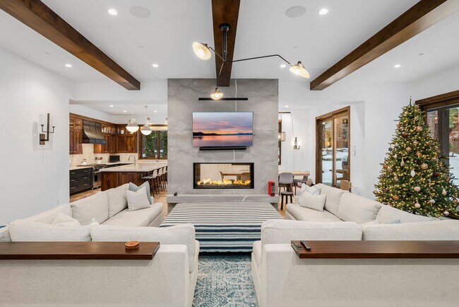Building Photo - Incline Elegance