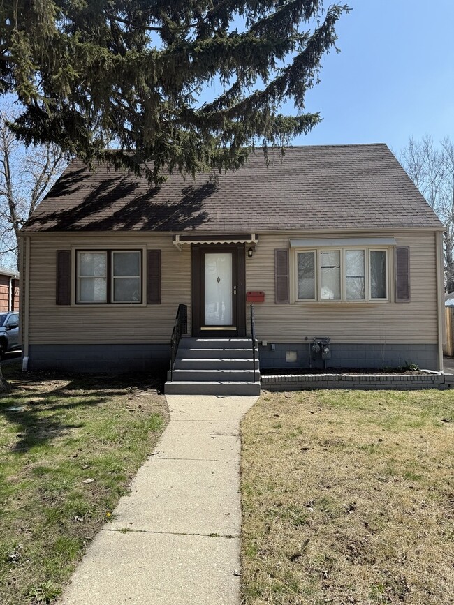 Primary Photo - 18343 Oakwood Ave