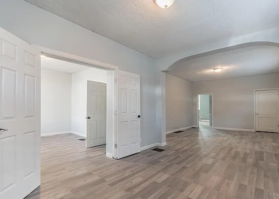 Building Photo - 736 Sutcliffe Ave