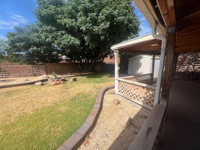 Building Photo - Beautiful Home in the Granada Hills area