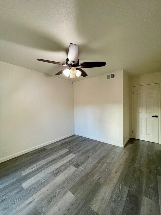 Building Photo - 11517 Fury Ln