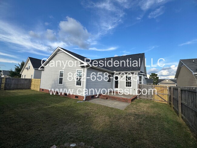 Building Photo - 2220 Chasewater Rd