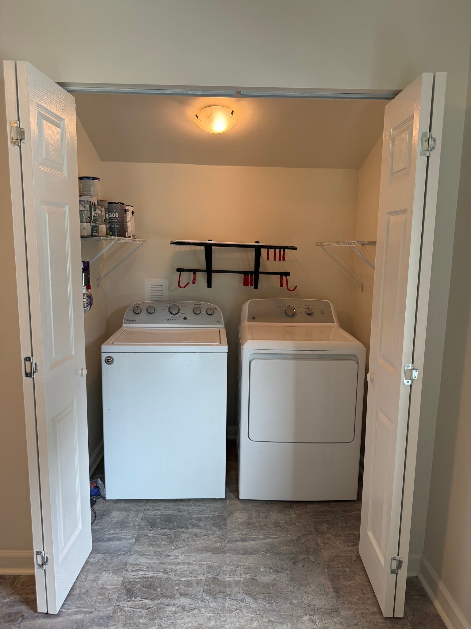 Washer and dryer included in-unit - 2311 Crestview Drive