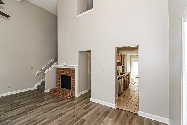 Building Photo - 9587 Chi Chi Ln