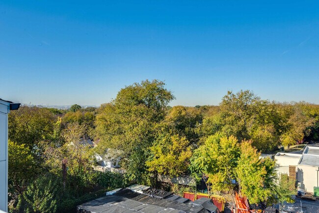 Building Photo - 1112 Harmony Way