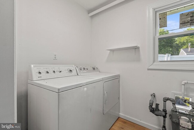 Building Photo - 29 Hinsdale Ln