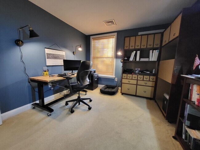 Building Photo - 295 Salem St