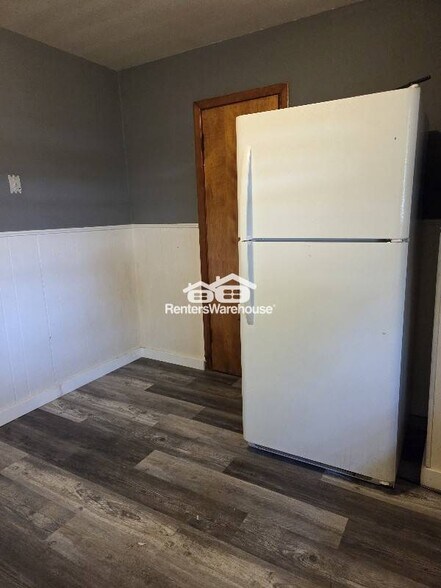 Building Photo - 8553 Jenny Dr