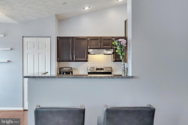 Building Photo - 700 Orchard Overlook Orch