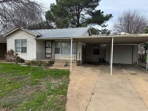Building Photo - Spacious Waco Property