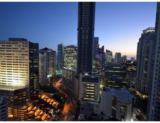 Building Photo - 950 Brickell Bay Dr