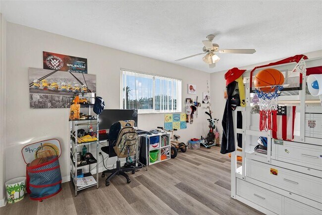 Building Photo - 11761 80th Ave