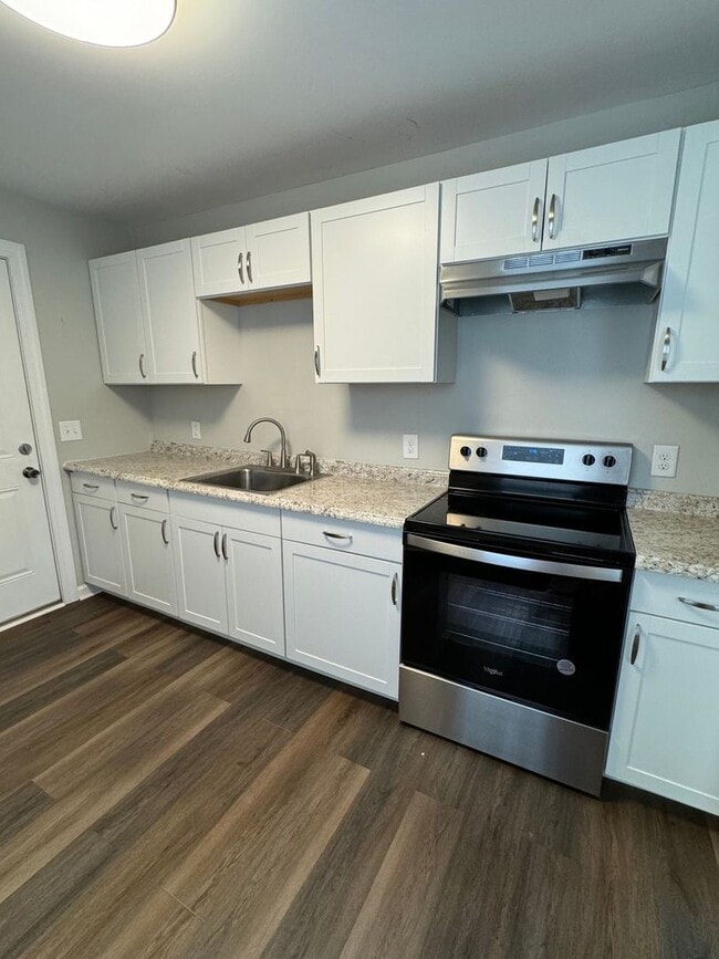 Building Photo - 4-6 Chestnut Dr