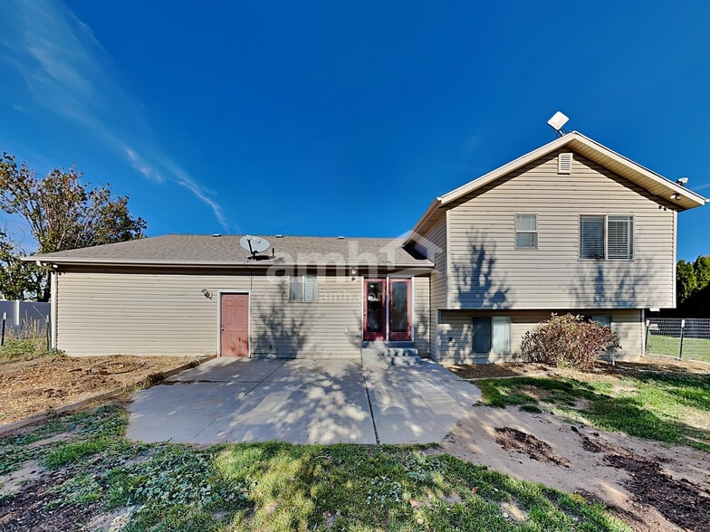 Building Photo - 4915 W 150 N