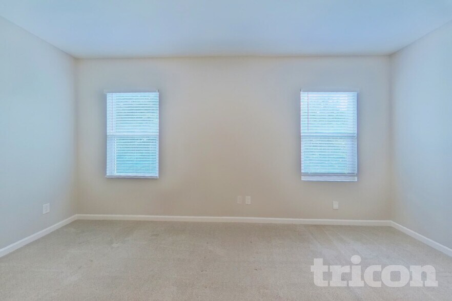 Building Photo - 180 Bowen Way