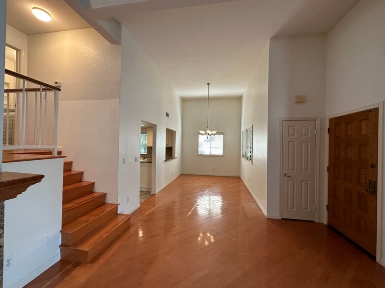 Building Photo - 500 Garfield Ave