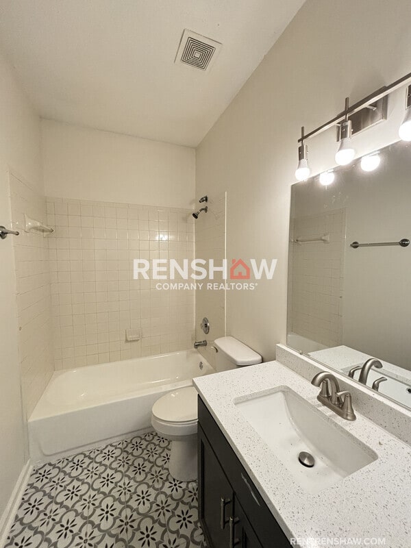 Building Photo - 2512 Courtney Dr