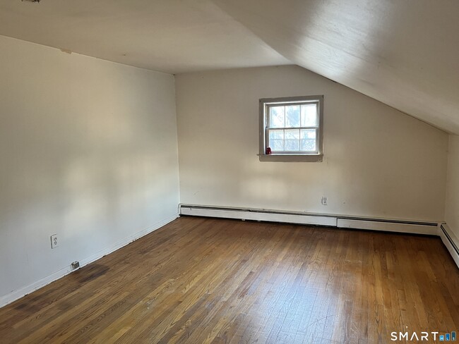 Building Photo - 40 Lanesville Rd