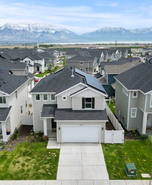 Building Photo - 7192 N Silver Spring Way