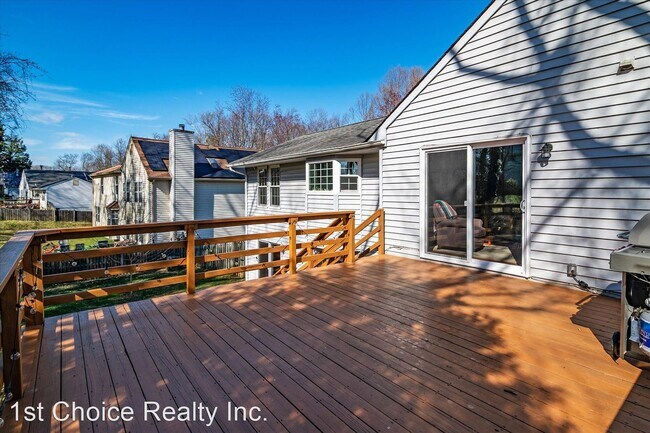 Building Photo - 3 br, 3 bath House - 7200 Old Chapel Drive