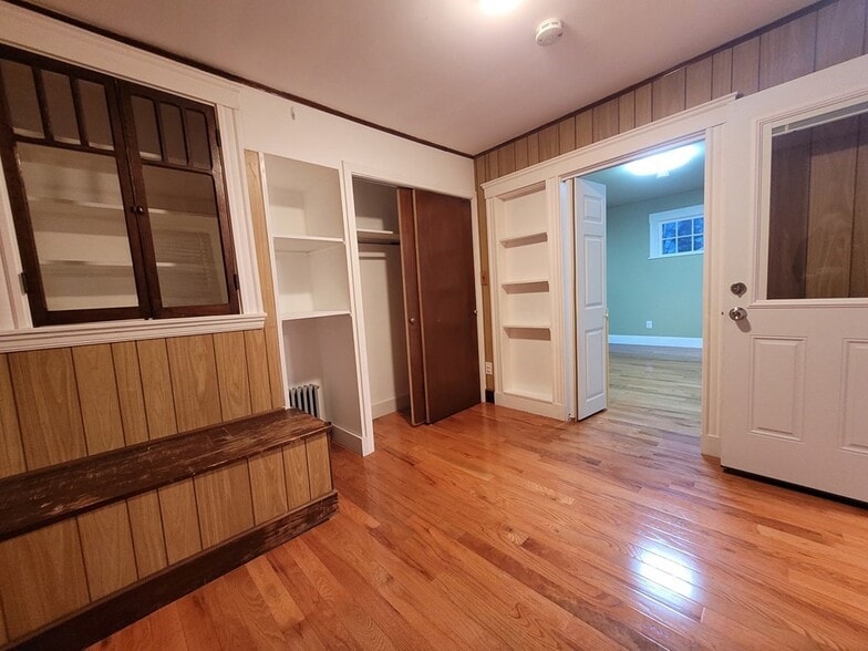Building Photo - 31 Lyman Ave