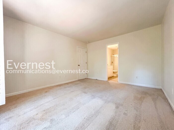 Building Photo - 2665 Holcomb Springs Dr