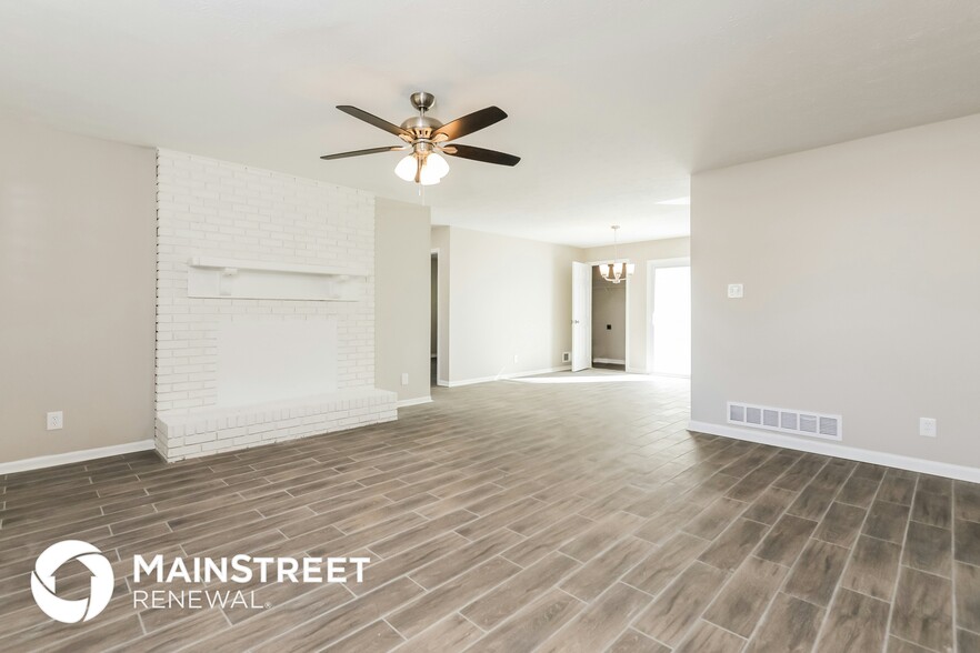 Building Photo - 219 Deerfield Dr