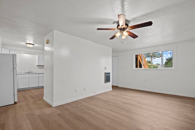 Building Photo - Poplar