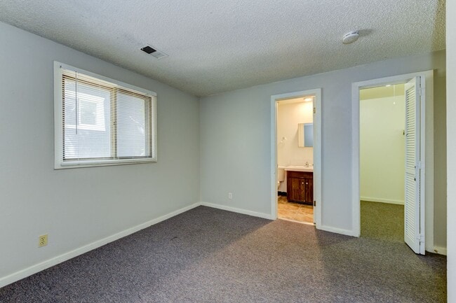 Building Photo - 840 North St