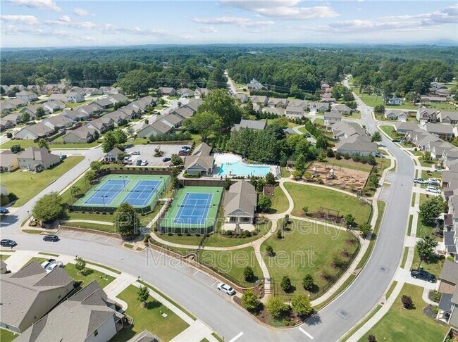 Building Photo - 4579 Silver Oak Dr