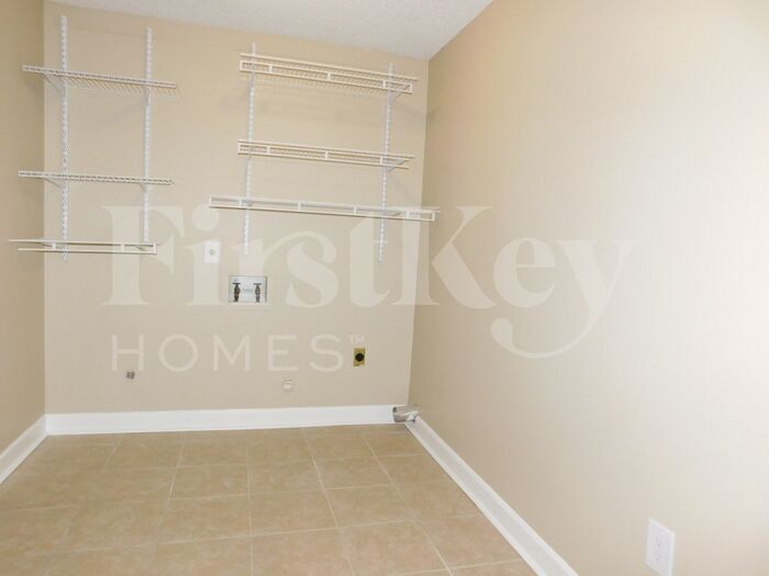 Building Photo - 7076 Autumnhill Ln