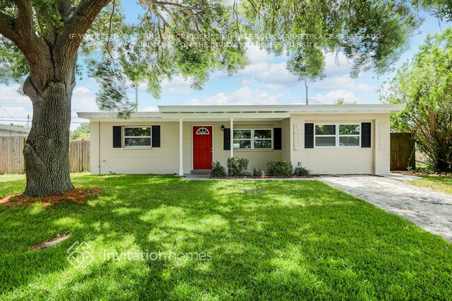 Building Photo - 9449 Park Lake Dr
