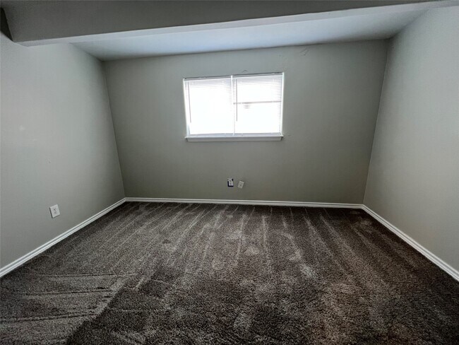 Building Photo - 4018 Ursuline St