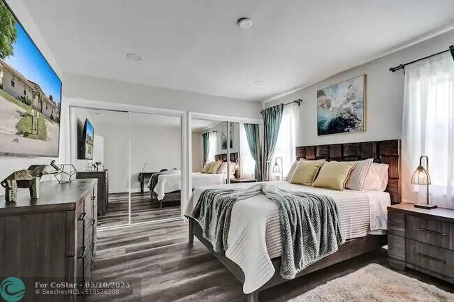 Building Photo - 2411 SW 58th Manor