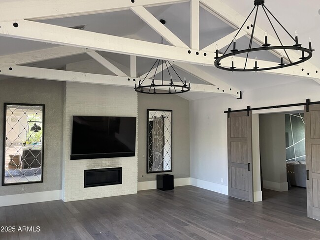 Building Photo - 10203 E Camelot Ct