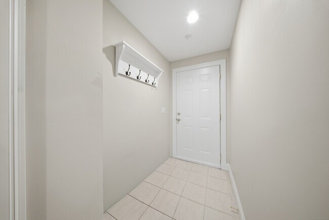 Building Photo - 1707 Summer St