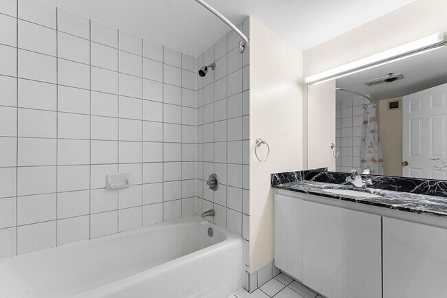 Building Photo - 170 Tremont St